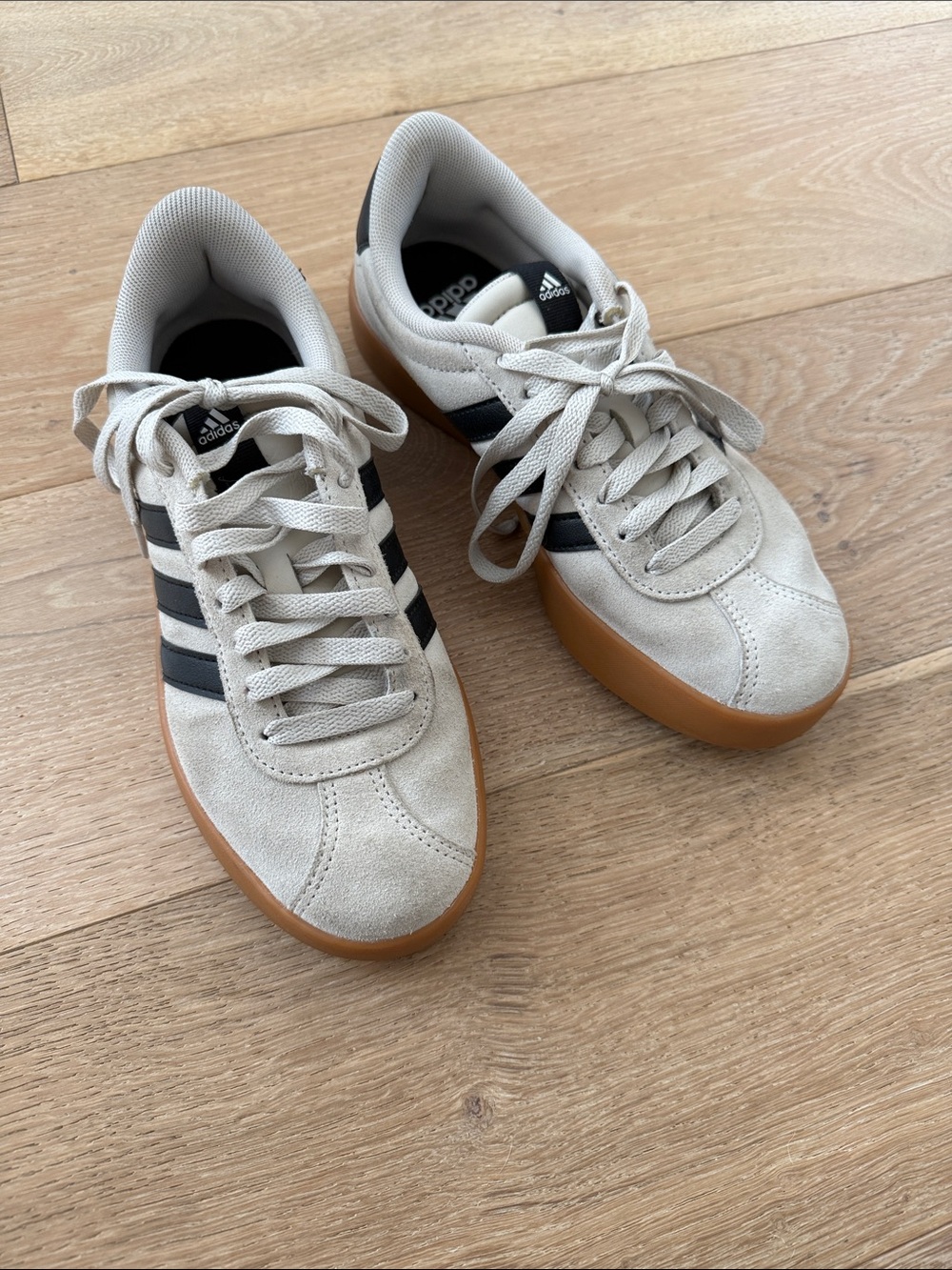 Adidas VL Court 3.0 Sneakers - Cream and Black - Picture 2 of 4